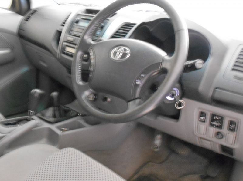 2009 Toyota TOYOTA HILUX pictures