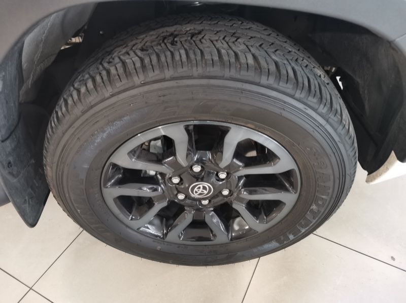 2023 Toyota Hilux Double Cab HiluxDC 2.8 RB LEGEND RS AT (H45) pictures