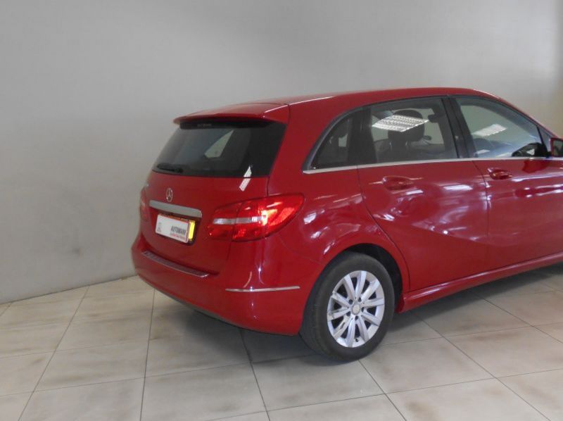 2013 Mercedes-Benz B170 pictures