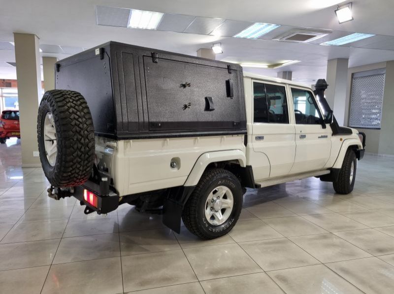 2017 Toyota Landcruiser 79 4.5d P/u D/c pictures