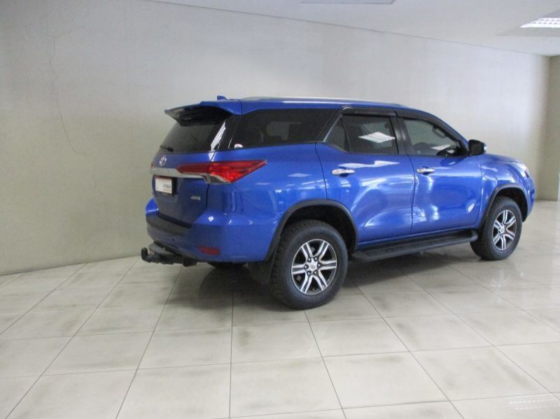 2016 Toyota fortuner pictures