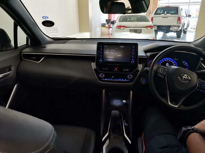 2022 Toyota Corolla Cross 1.8 Xr pictures