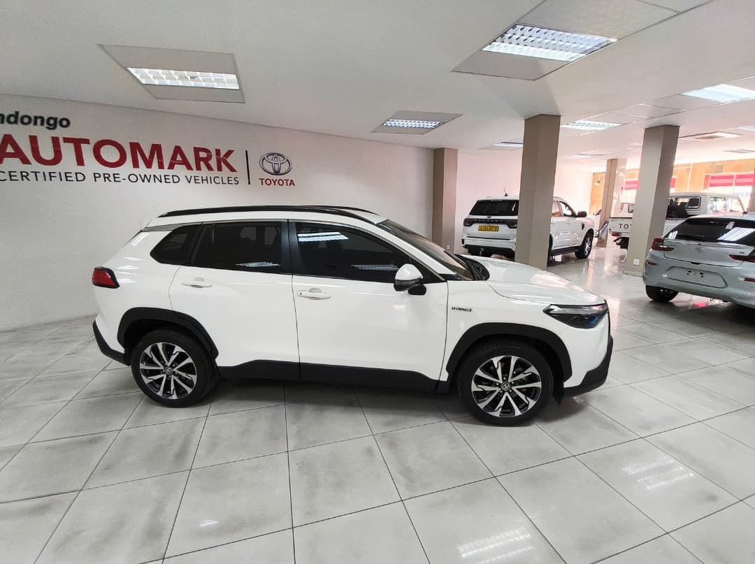 2023 Toyota Corolla Cross 1.8 Xr Hybrid pictures