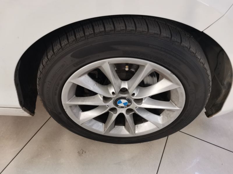 2011 BMW 1 Series 116i 5dr (f20) pictures