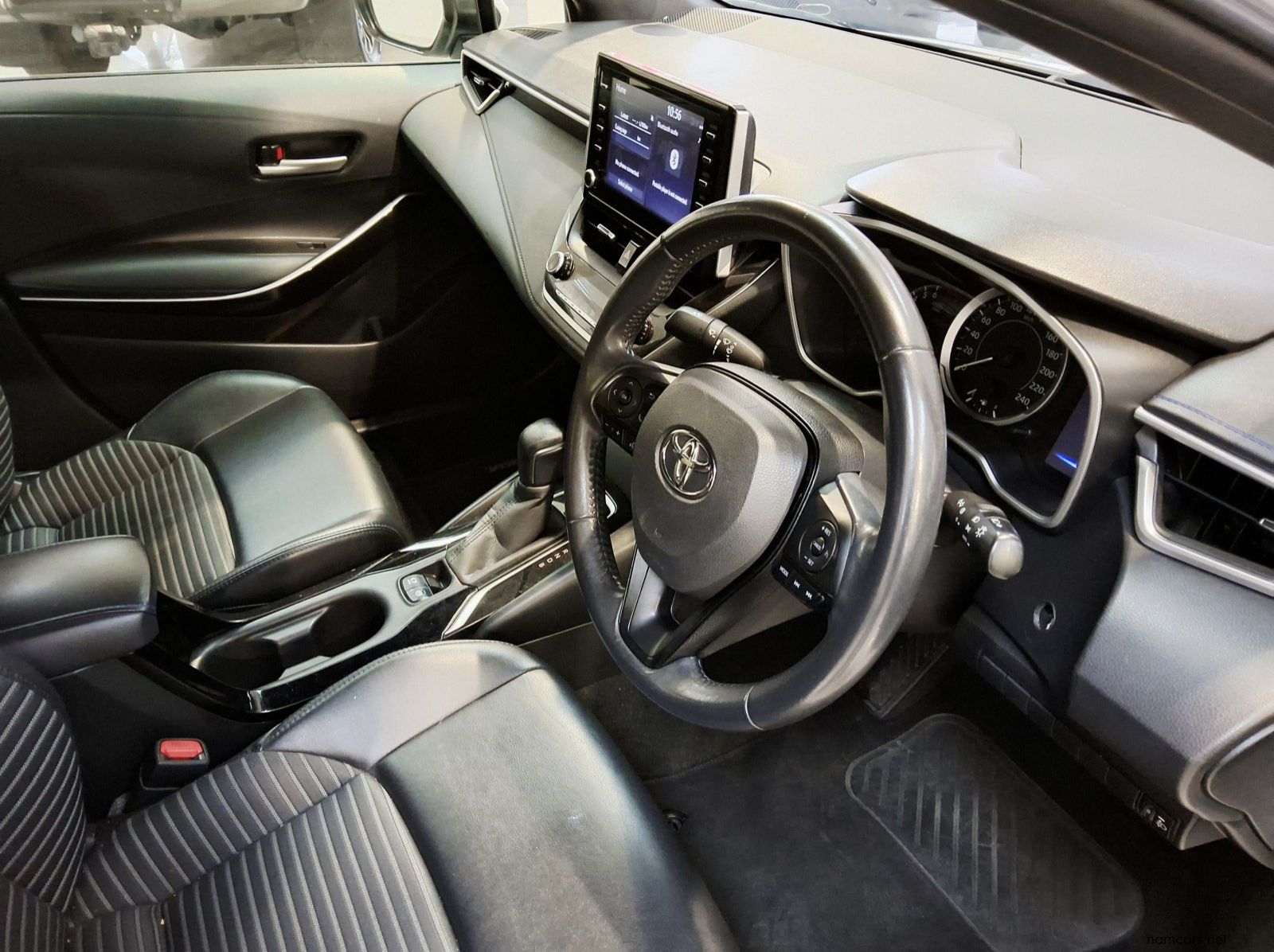 2022 Toyota COROLLA 1.8 XS CVT pictures
