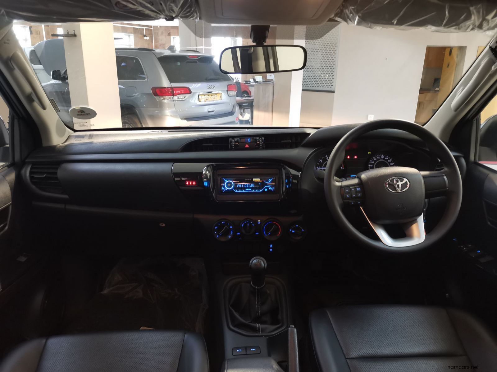 2024 Toyota Toyota Hilux 2.4 Gd-6 Sr 4x4 P/u D/c pictures