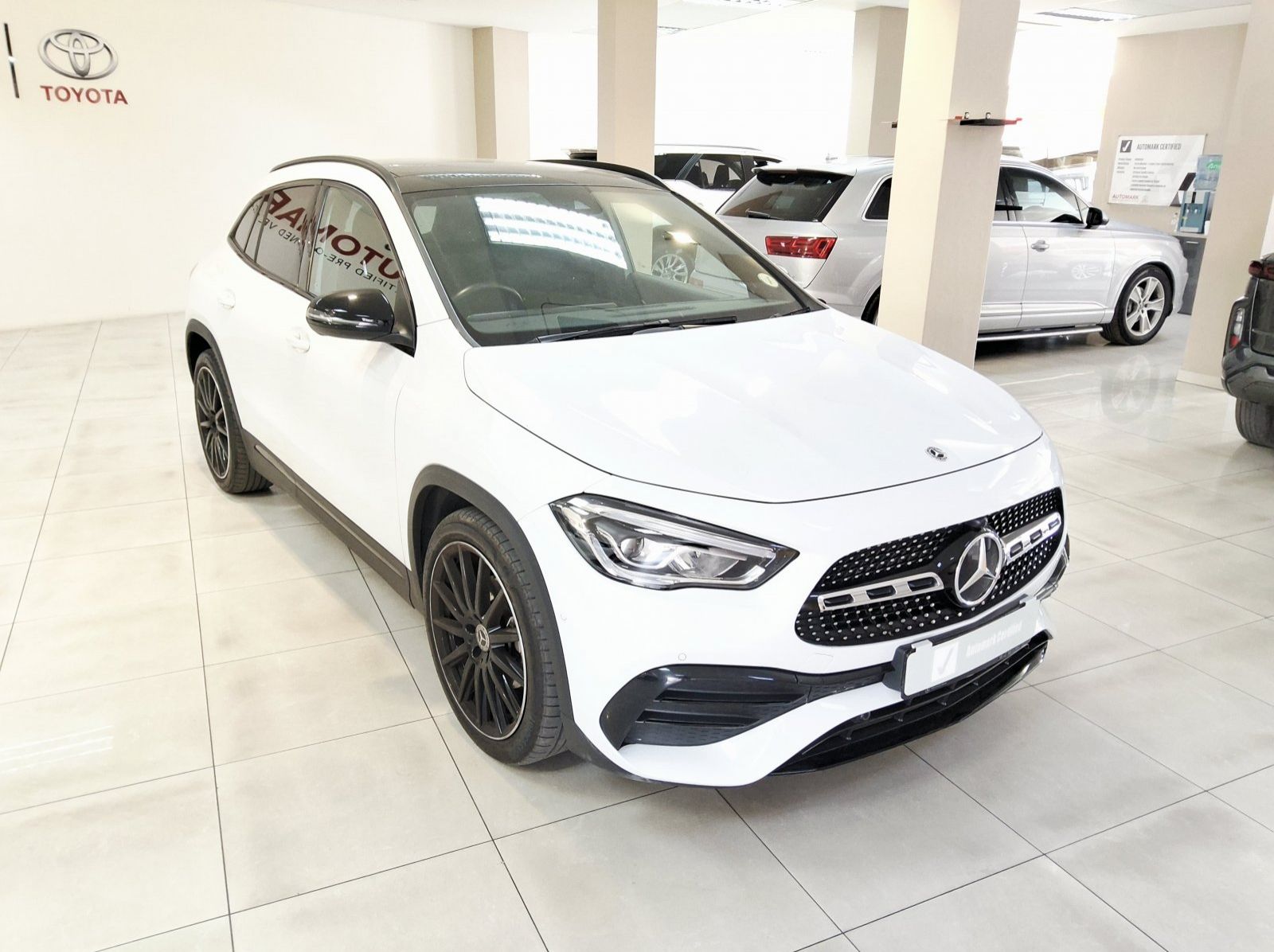 2023 Mercedes-Benz GLA 200 Progressive line pictures
