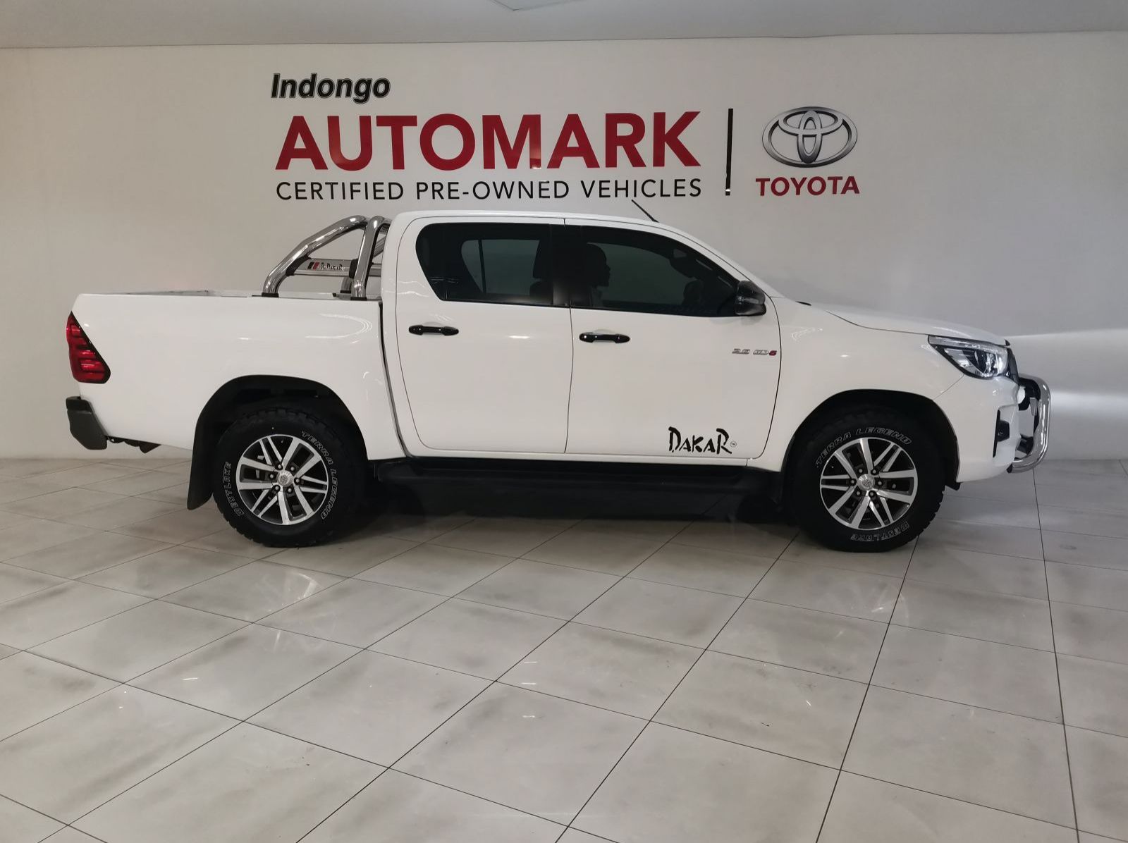 2018 Toyota Hilux 2.8 Gd-6 Raider 4x4 P/u D/c Dakar pictures
