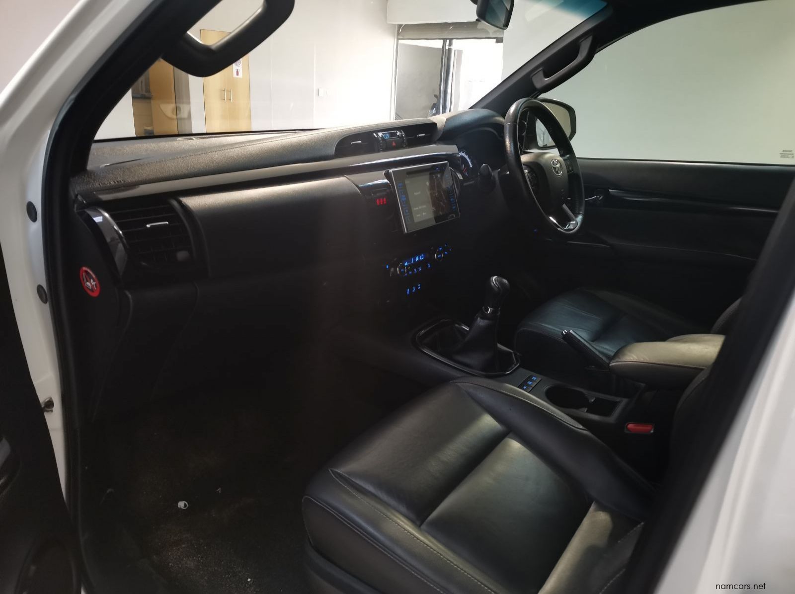 2018 Toyota Hilux 2.8 Gd-6 Raider 4x4 P/u D/c Dakar pictures