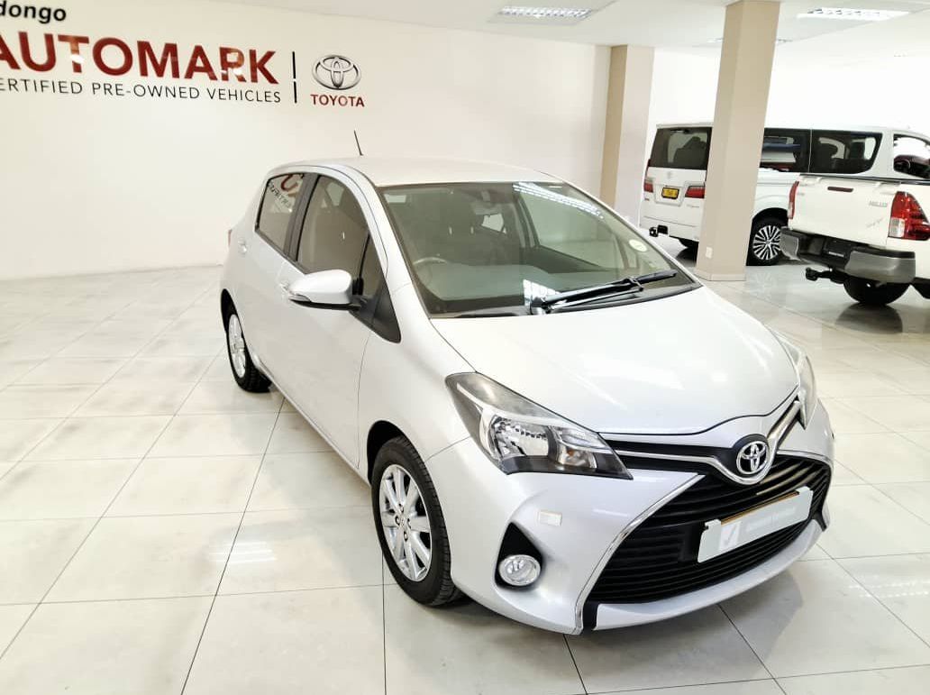 2016 Toyota Yaris 1.3 Xs 5dr pictures