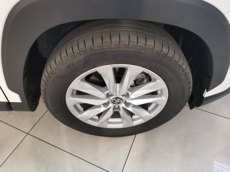 2023 Toyota Toyota Corolla Cross 1.8 Xs pictures