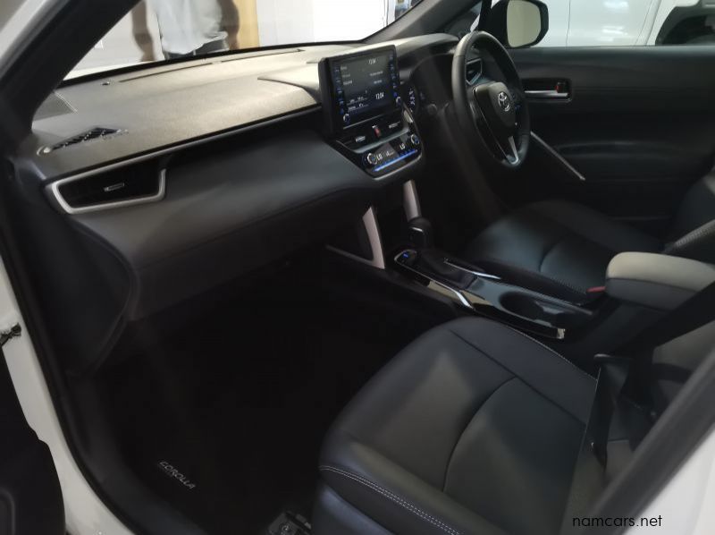 2023 Toyota Toyota Corolla Cross 1.8 Xs pictures