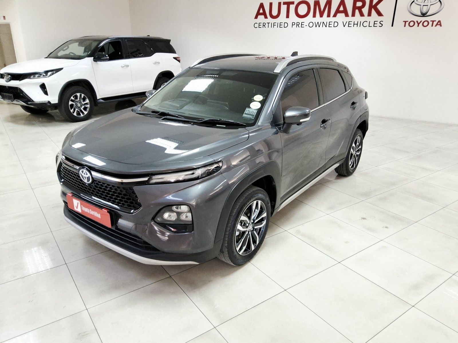 2025 Toyota STARLET CROSS 1.5 Xr pictures