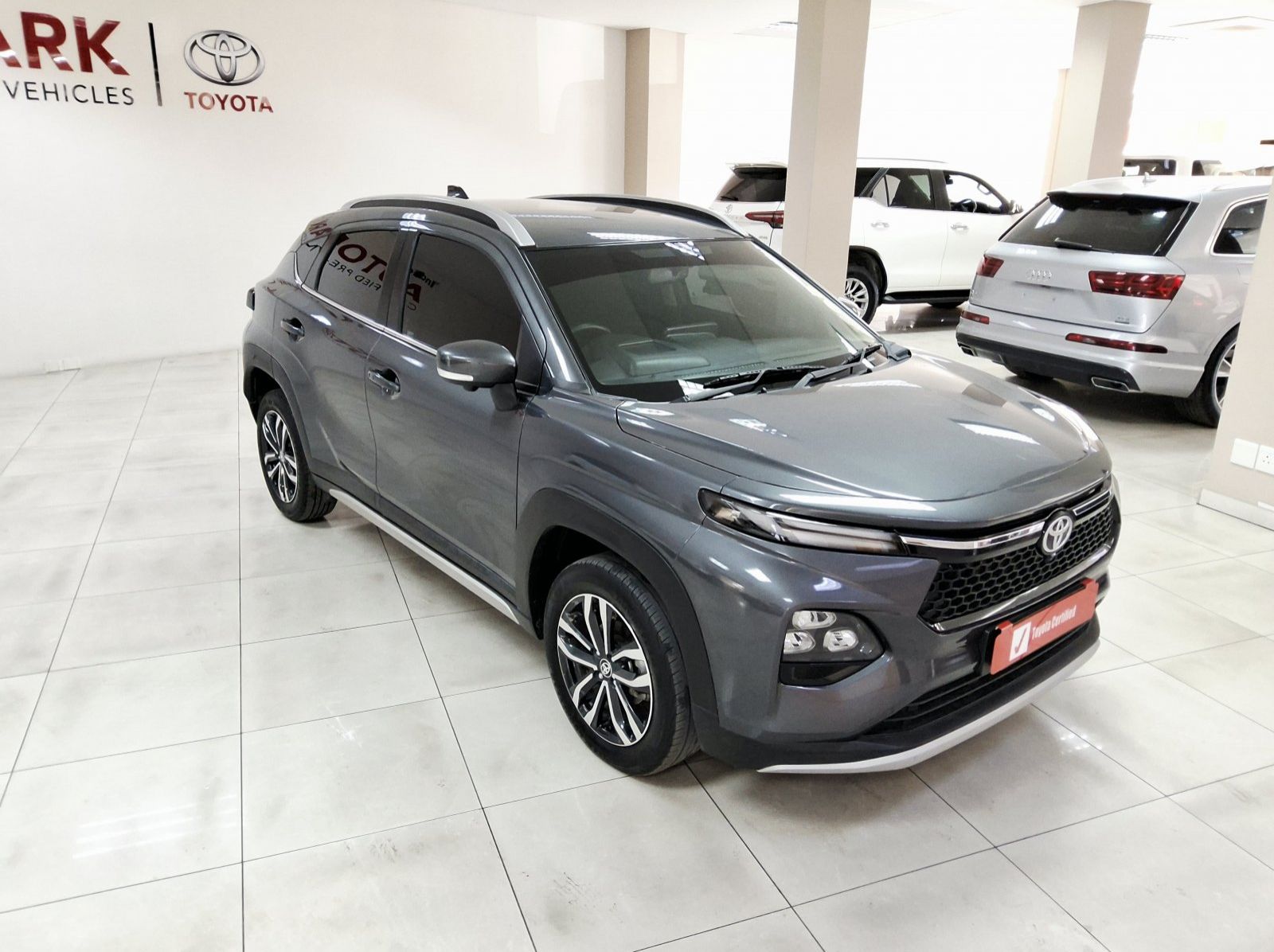 2025 Toyota STARLET CROSS 1.5 Xr pictures