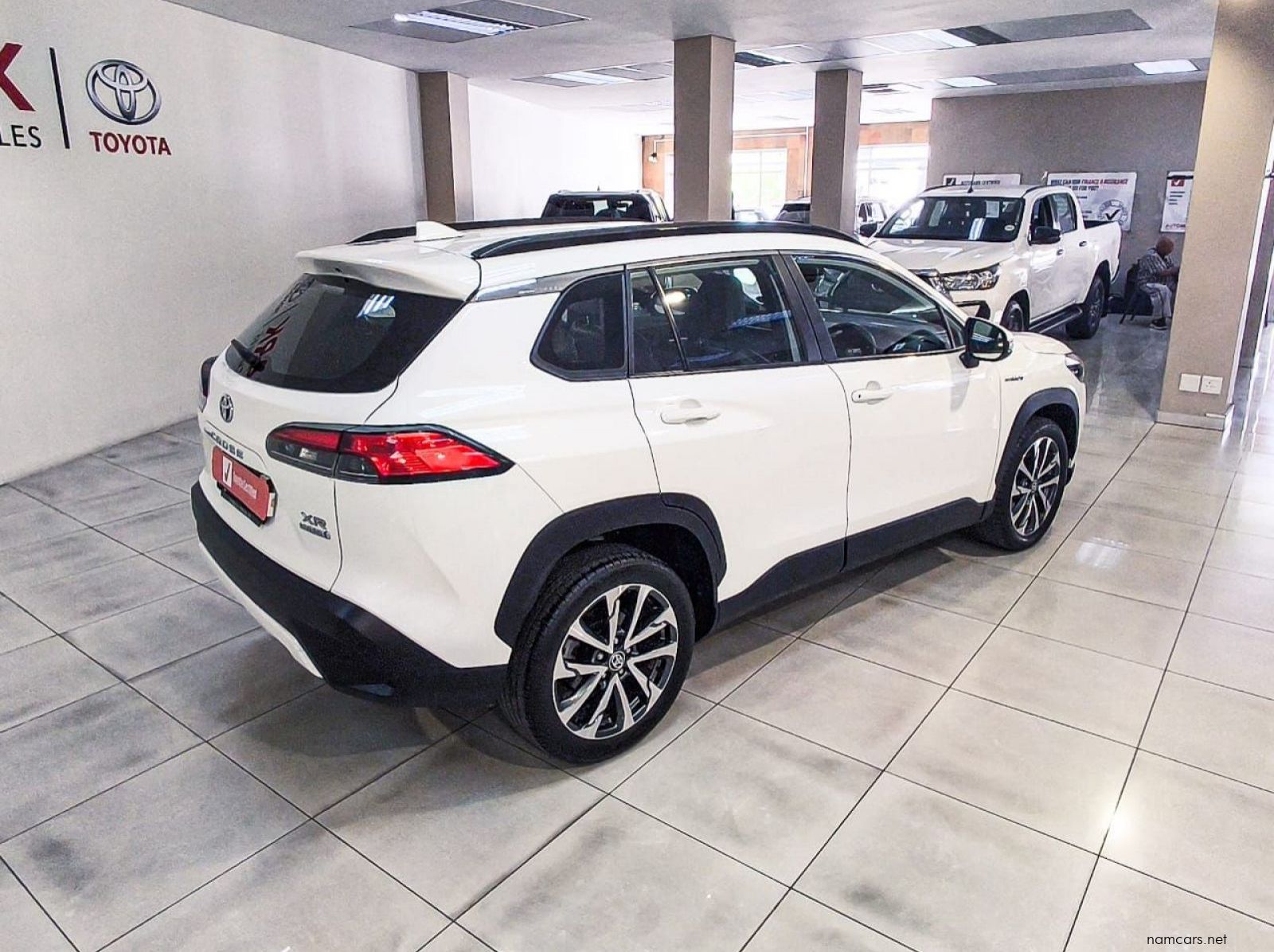 2023 Toyota Corolla Cross 1.8 Xr Hybrid pictures