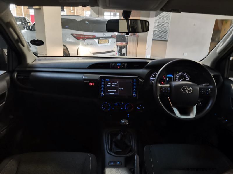 2022 Toyota Hilux 2.4 Gd-6 Raider 4x4 P/u D/c pictures