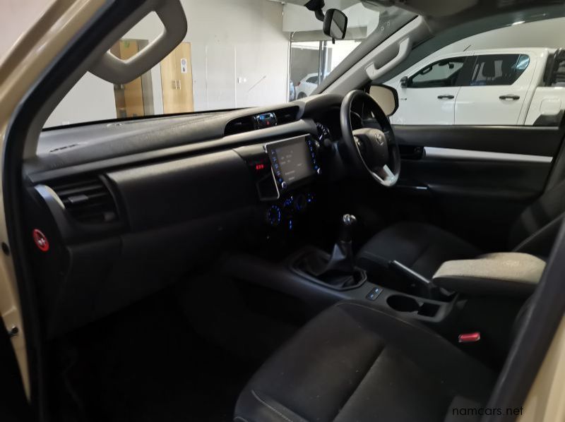 2022 Toyota Hilux 2.4 Gd-6 Raider 4x4 P/u D/c pictures