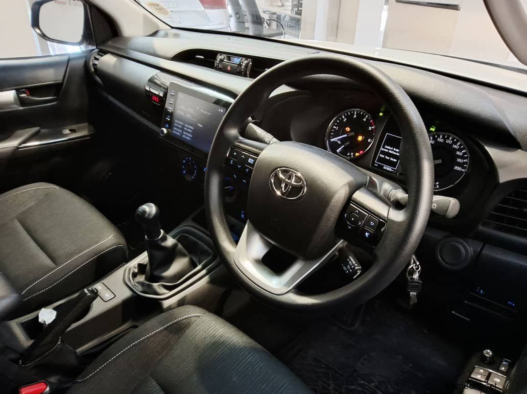 2026 Toyota Hilux Double Cab 2.4GD6 4X4 RAI 6MT (A7C) pictures