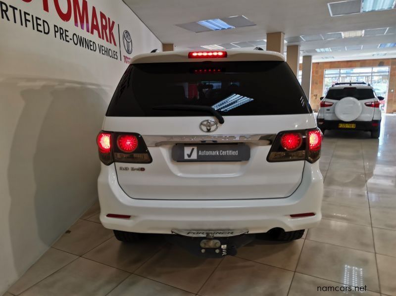 2015 Toyota Fortuner 3.0d-4d R/b pictures