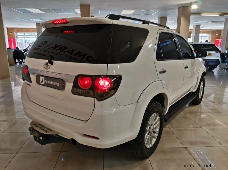 2015 Toyota Fortuner 3.0d-4d R/b pictures