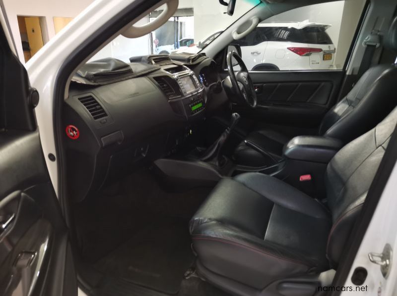 2015 Toyota Fortuner 3.0d-4d R/b pictures