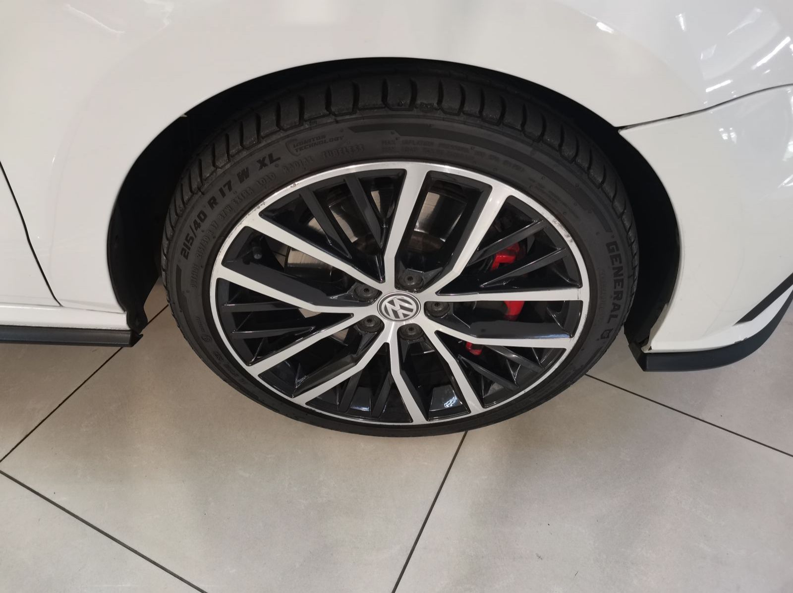 2015 Volkswagen Polo Gti 1.8tsi Dsg pictures