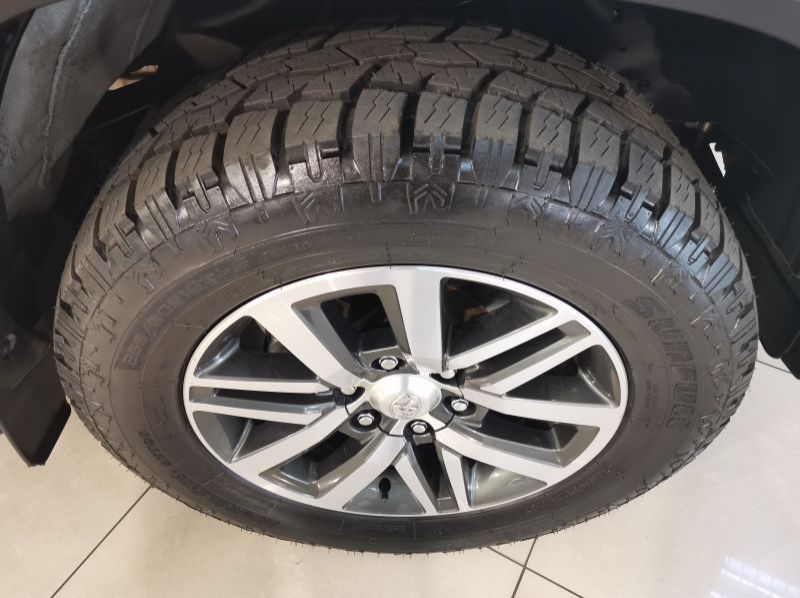 2018 Toyota Toyota Fortuner 2.8gd-6 R/b A/t pictures