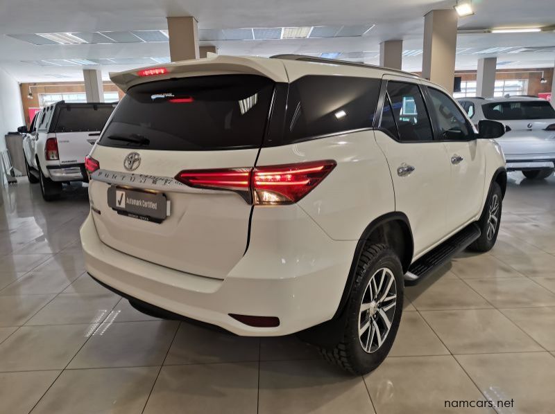 2018 Toyota Toyota Fortuner 2.8gd-6 R/b A/t pictures