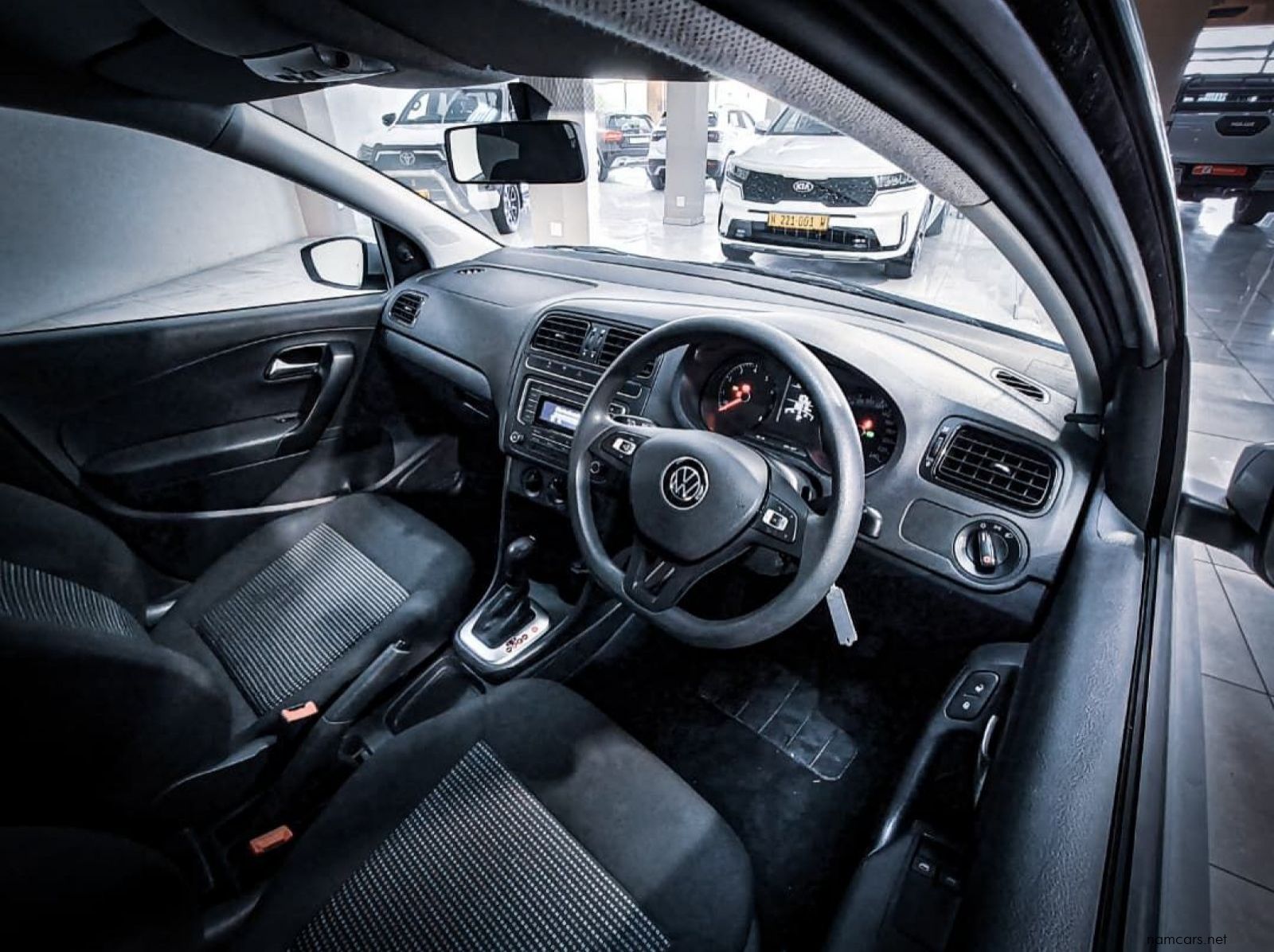 2023 Volkswagen Polo Vivo 1.6 Comfortline Tip (5dr) pictures