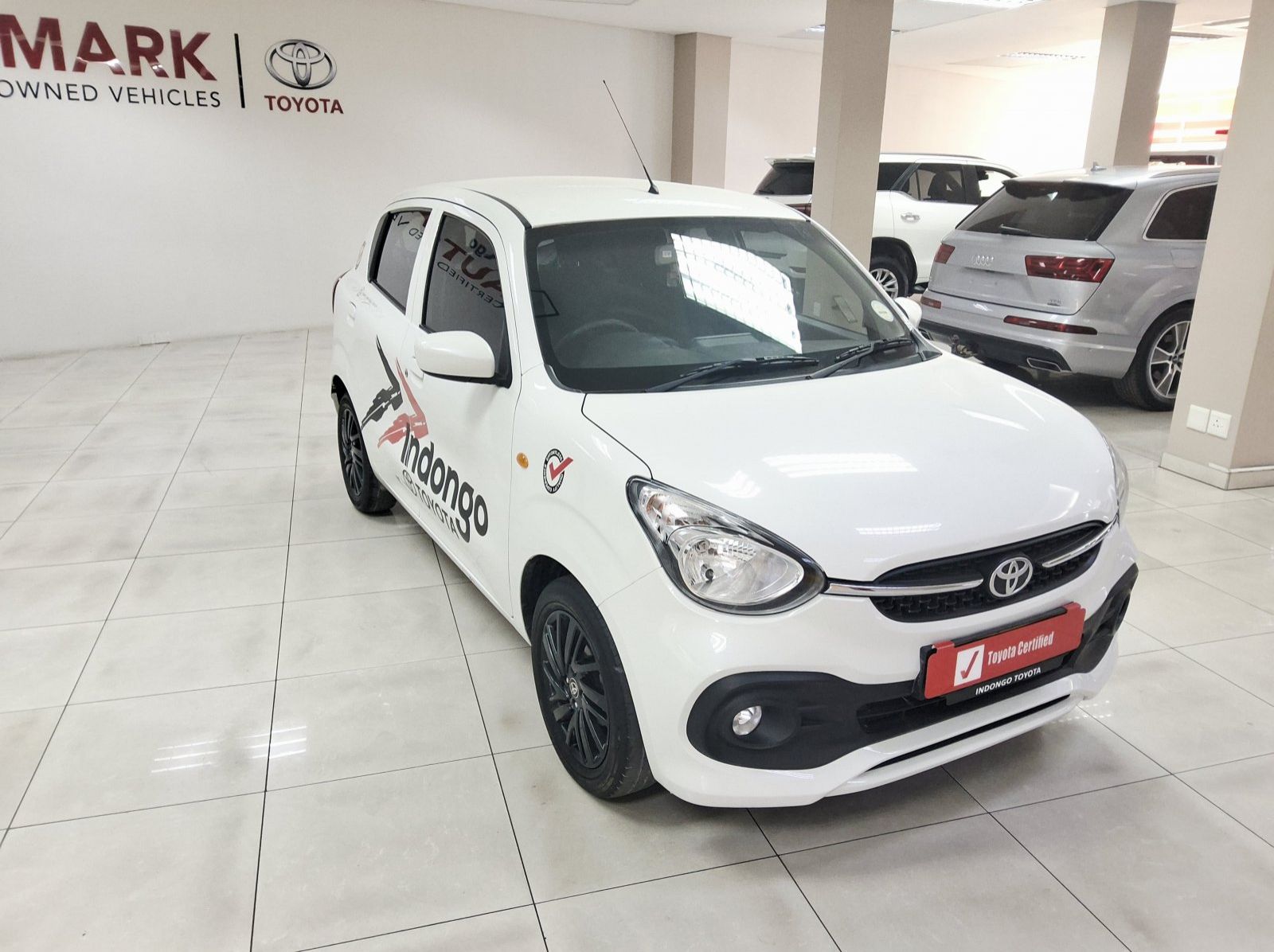 2025 Toyota Vitz 1.0 XR pictures