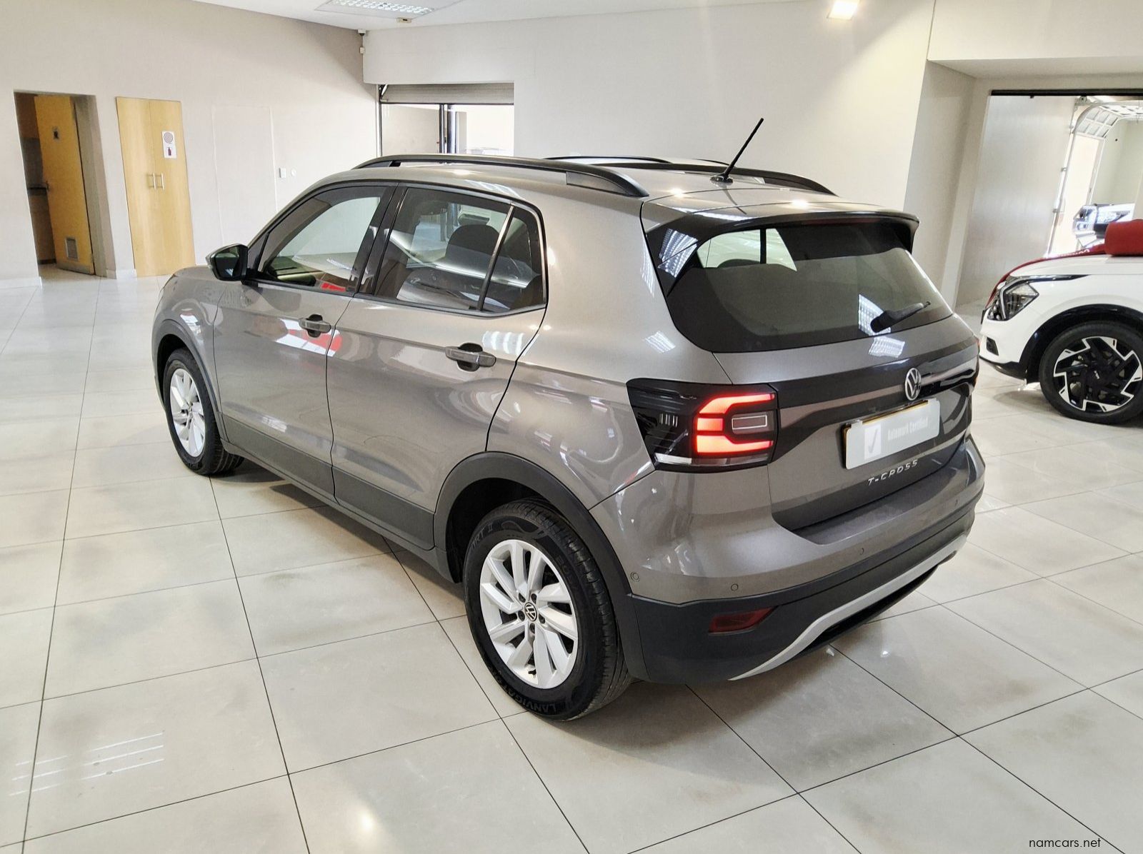 2021 Volkswagen T-CROSS 1.0 TSI COMFORTLINE pictures