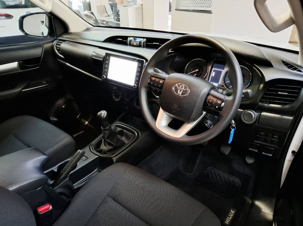 2025 Toyota Hilux 2.4 Gd-6 Rb Raider P/u S/c pictures