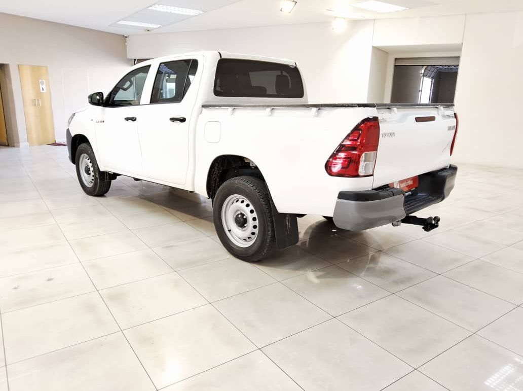2024 Toyota Hilux 2.4 Gd-6 Rb Sr P/u D/c pictures