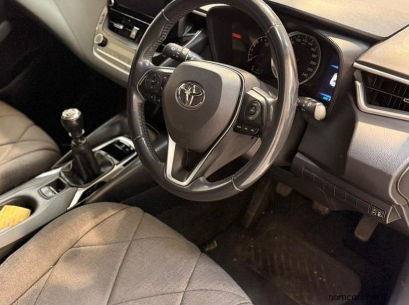 2019 Toyota Corolla 1.2t Xs (5dr) pictures