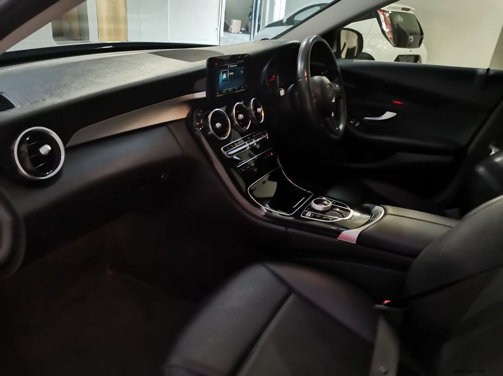 2020 Mercedes-Benz C-class C200 A/t pictures