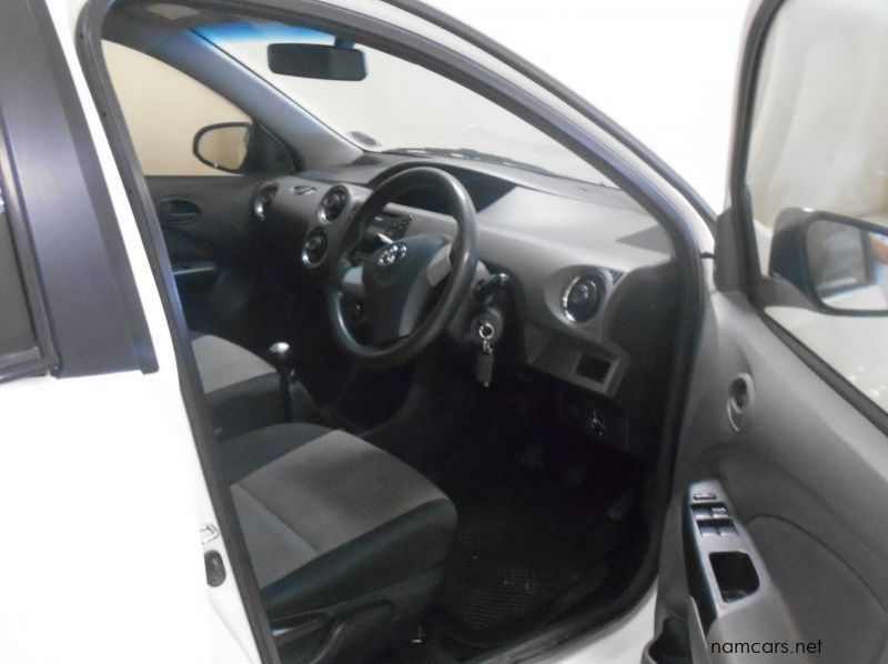 2014 Toyota ETIOS 1.5P XS HATCH pictures