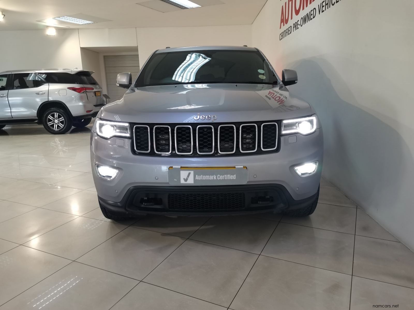 2022 Jeep Grand Cherokee 3.6l Laredo pictures