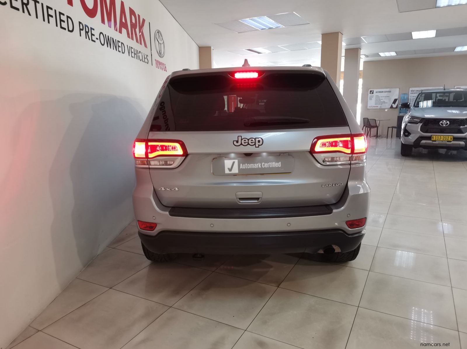 2022 Jeep Grand Cherokee 3.6l Laredo pictures