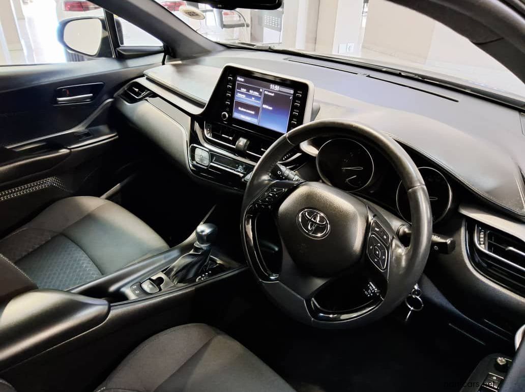 2020 Toyota C-hr 1.2t Plus Cvt pictures