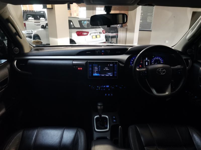 2018 Toyota Hilux 4.0 V6 Raider 4x4 A/t P/u D/c pictures