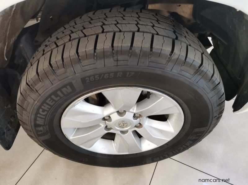 2016 Toyota Hilux 2.8 Gd-6 Raider 4x4 P/u D/c pictures