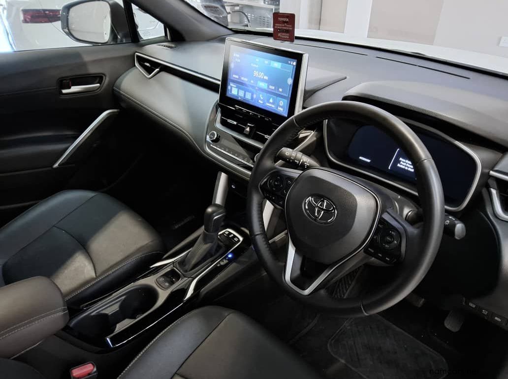 2025 Toyota Corolla Cross 1.8 Xr Hybrid pictures