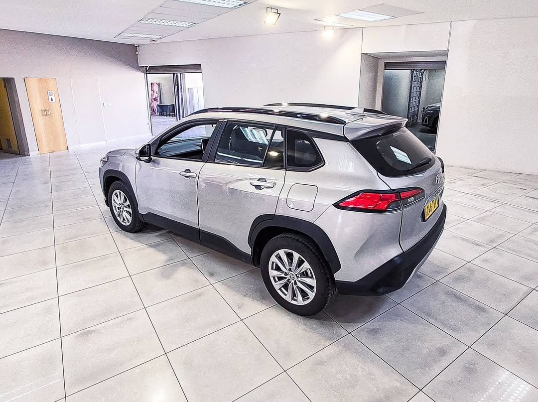 2025 Toyota Corolla Cross 1.8 Xs pictures