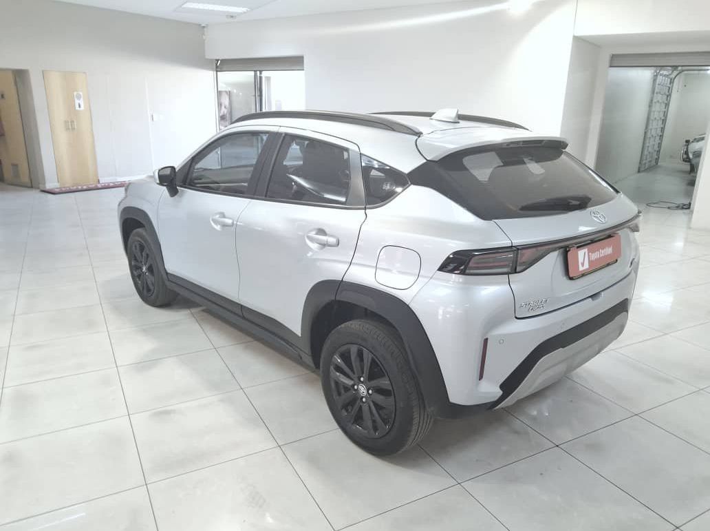 2025 Toyota Starlet Cross 1.5xs A/t pictures