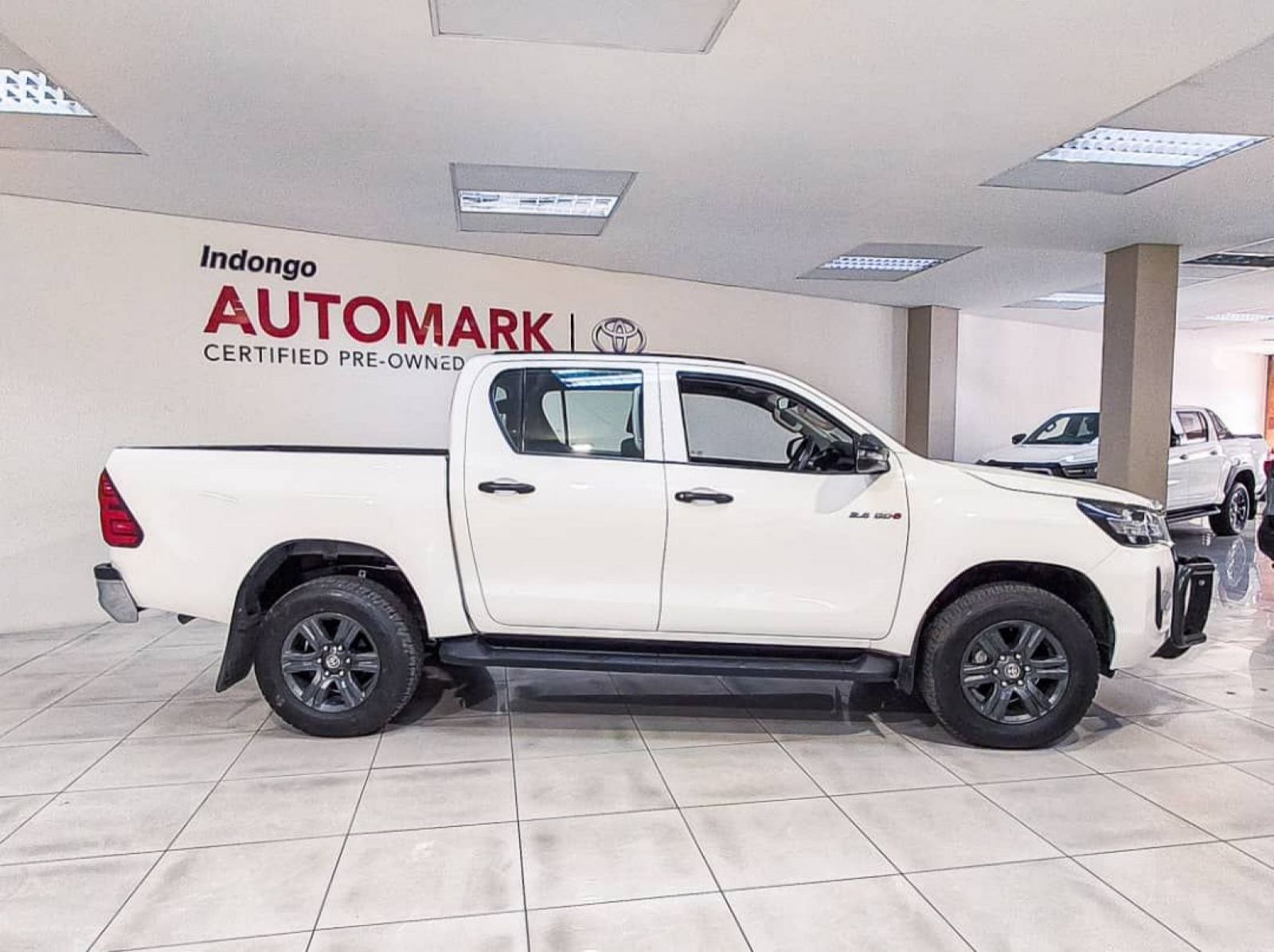 2023 Toyota Hilux 2.4 Gd-6 Raider 4x4 A/t P/u D/c pictures
