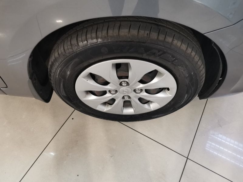 2016 Hyundai Accent 1.6 Gl/motion pictures