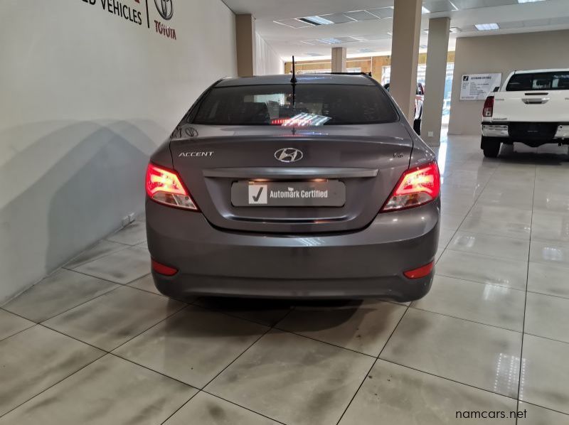 2016 Hyundai Accent 1.6 Gl/motion pictures