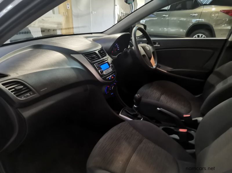 2016 Hyundai Accent 1.6 Gl/motion pictures