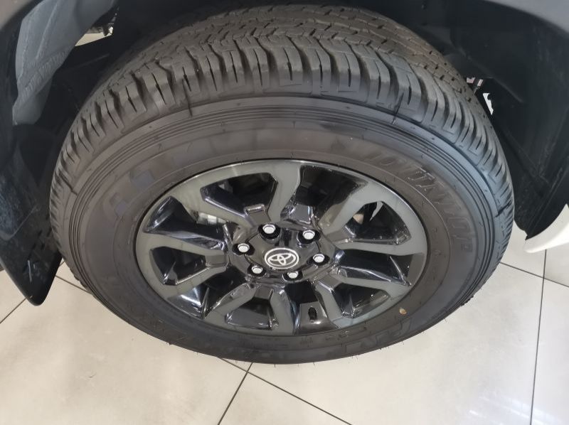 2023 Toyota Toyota Hilux Double Cab Hilux DC 2.8 4X4 LGD RS 6MT (A2M) pictures