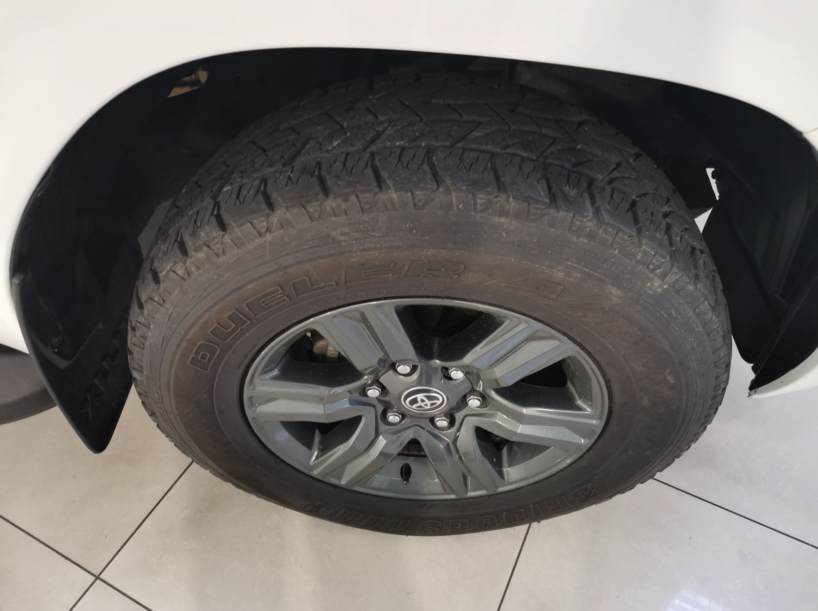 2021 Toyota Hilux 2.4 Gd-6 Raider 4x4 A/t P/u D/c pictures